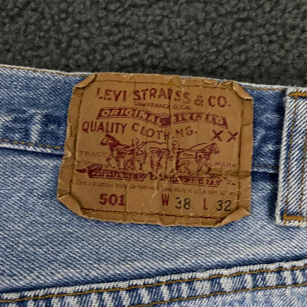 Levis 501 Jeans FITS 34x30 Blue Vintage 80s Made in USA Button Fly Classic Denim